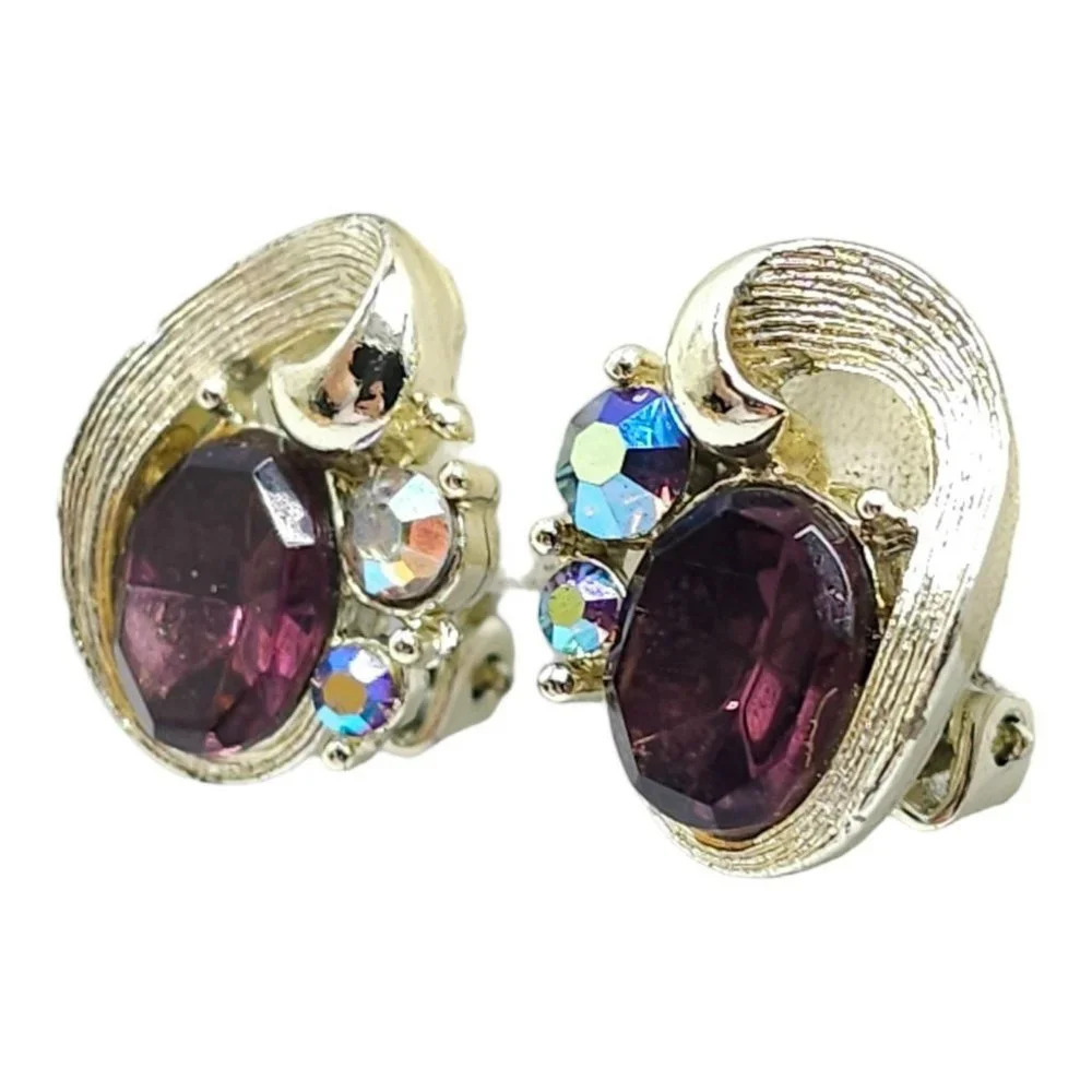 Vintage Lisner Purple Faceted Crystal Clip-On Earrings Gold Tone